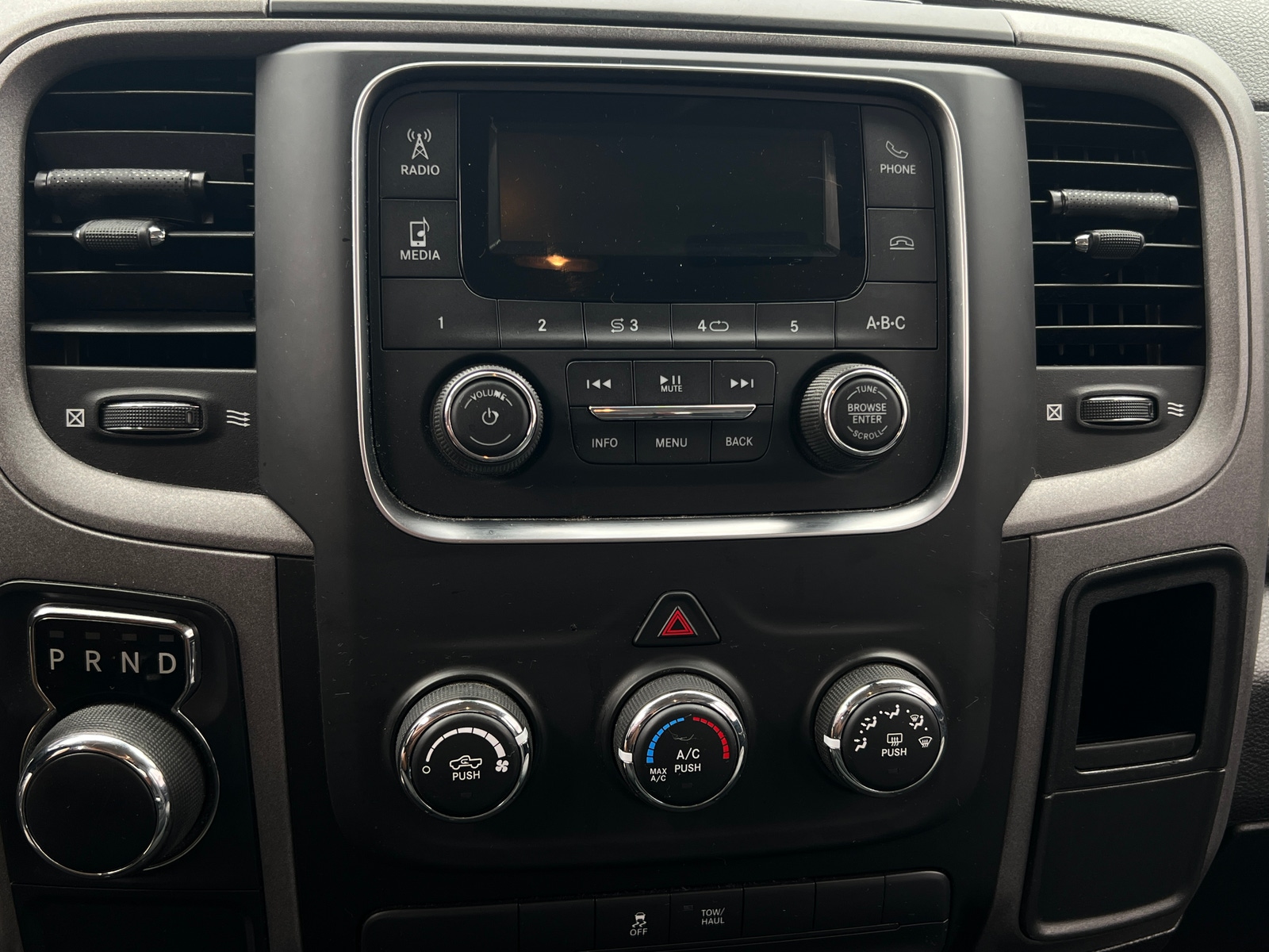 Thumbnail: 2019 RAM 1500 Classic - 4