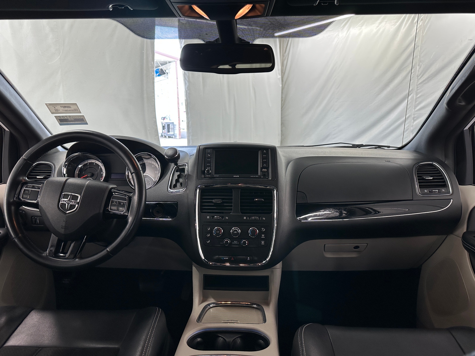 Thumbnail: 2019 Dodge Grand Caravan - 2