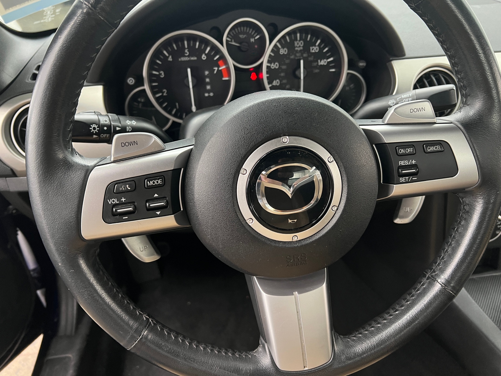 Thumbnail: 2010 Mazda MX-5 Miata - 3
