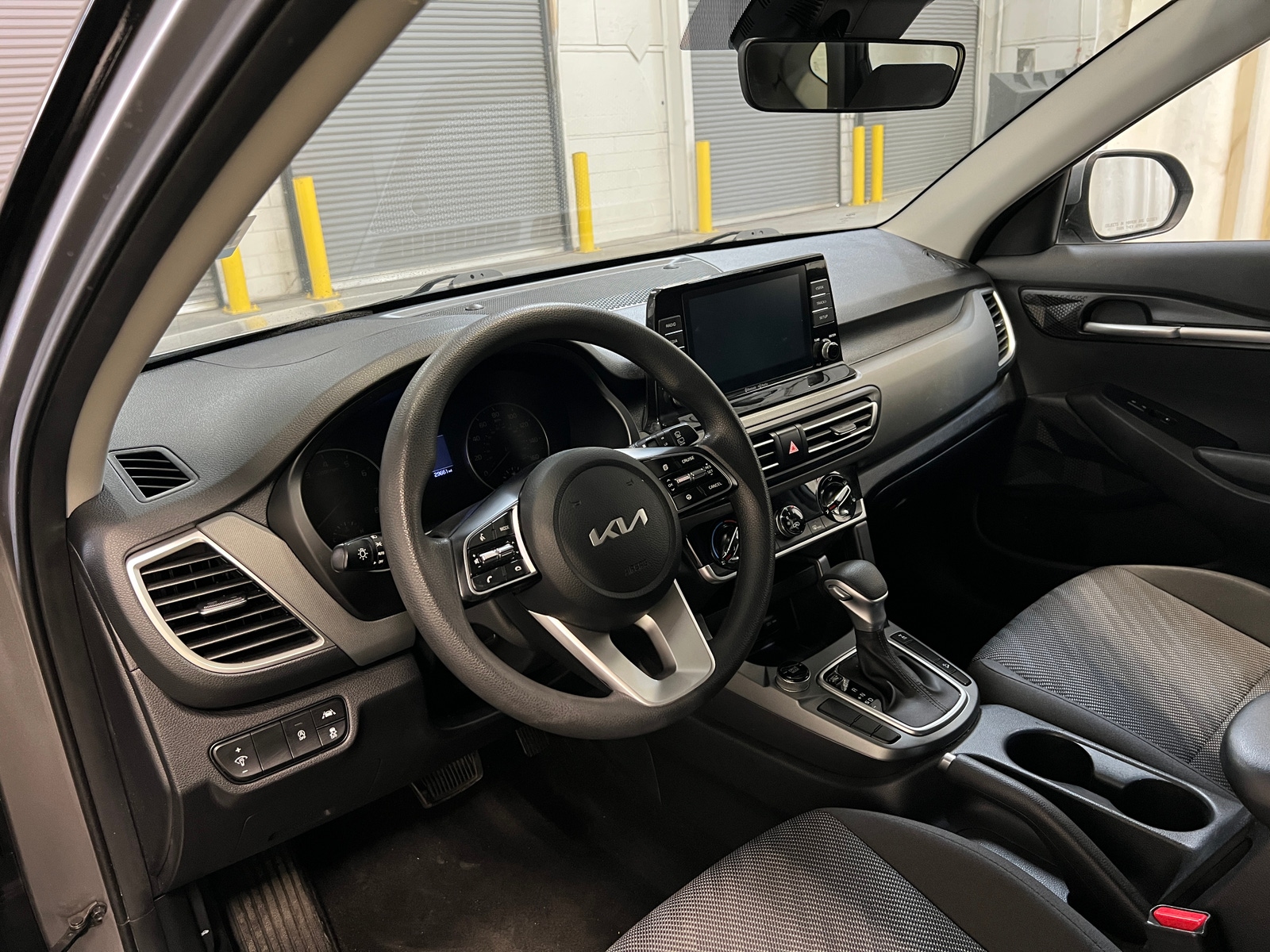 Thumbnail: 2022 Kia Seltos - 3