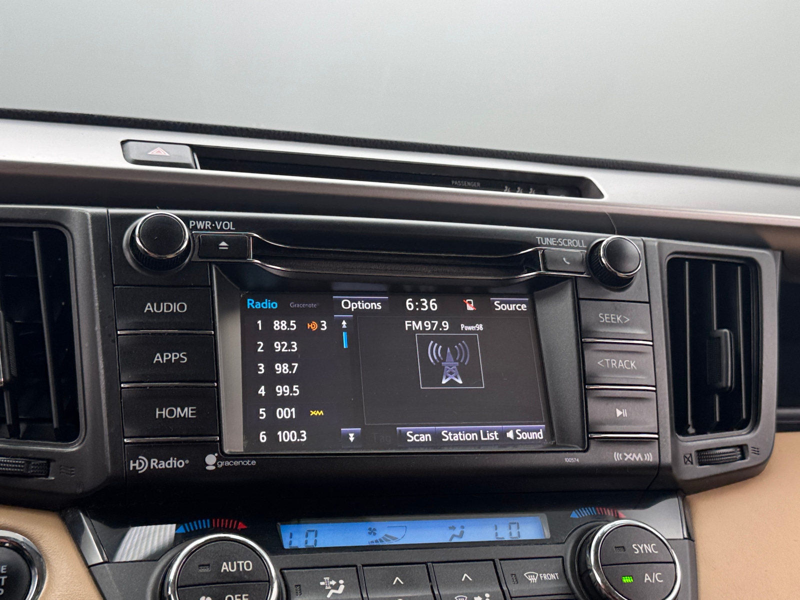 Thumbnail: 2018 Toyota RAV4 - 4