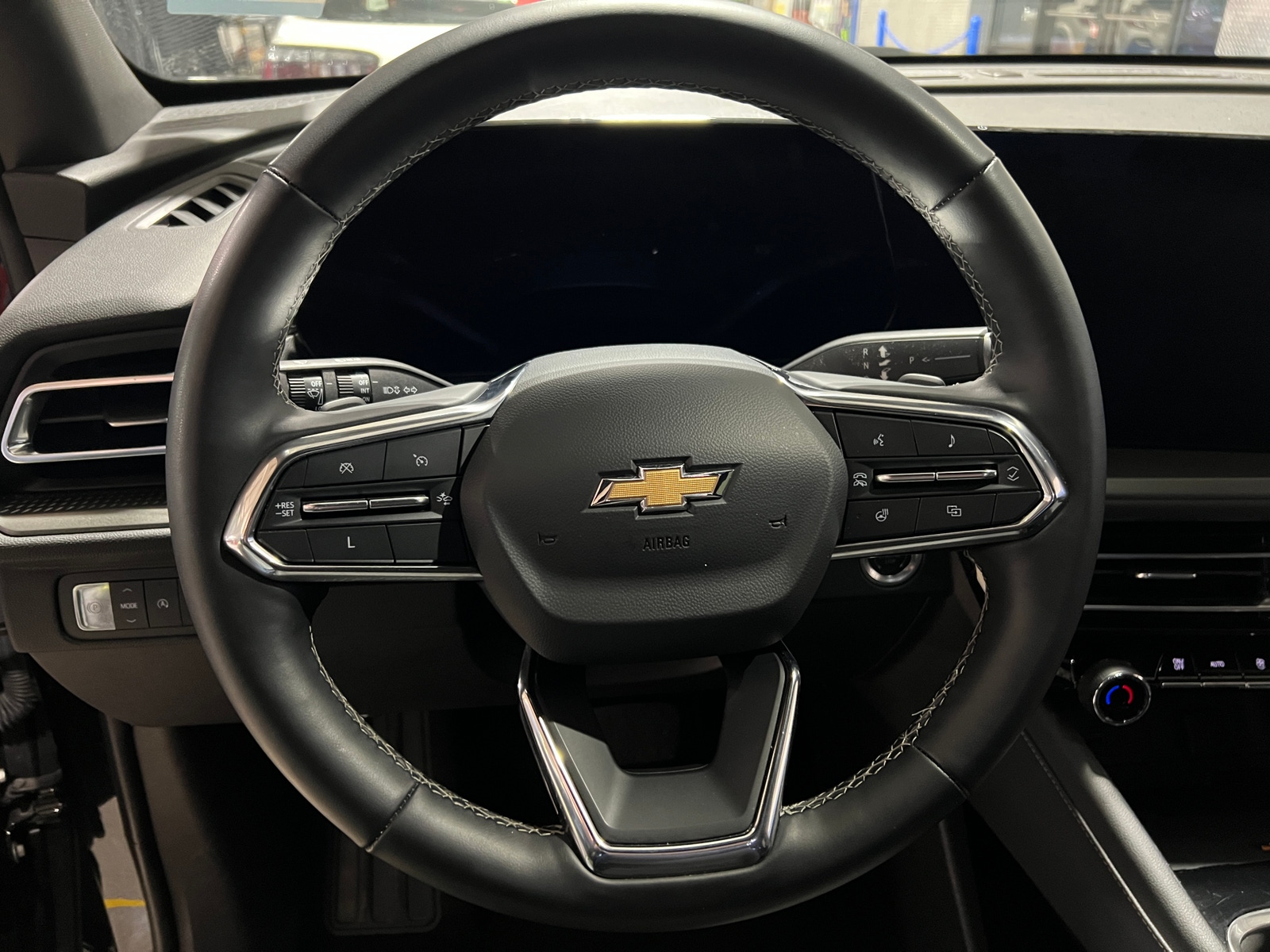 Thumbnail: 2024 Chevrolet Traverse - 5