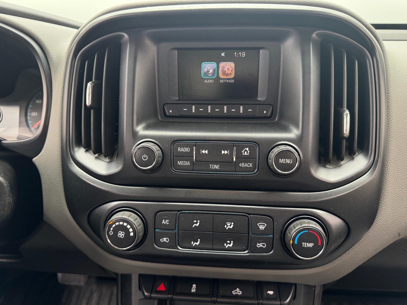 Thumbnail: 2016 Chevrolet Colorado - 4