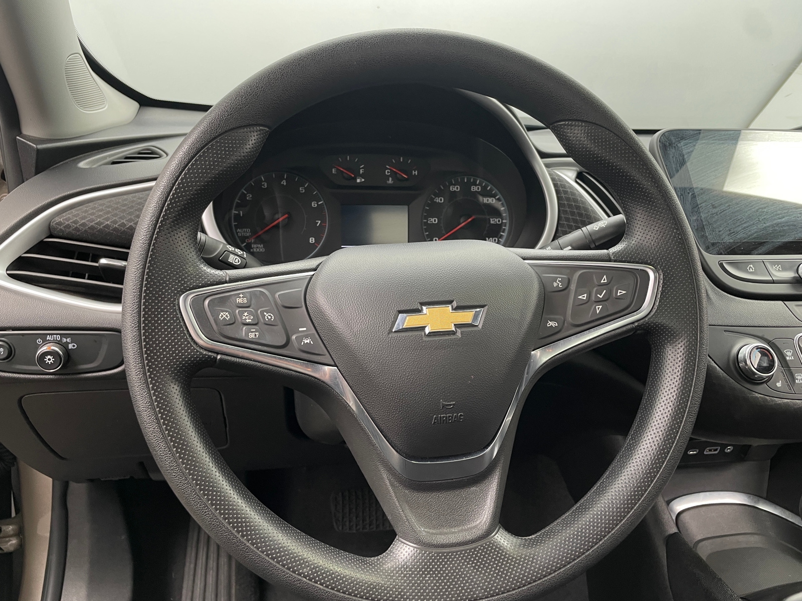 Thumbnail: 2024 Chevrolet Malibu - 5