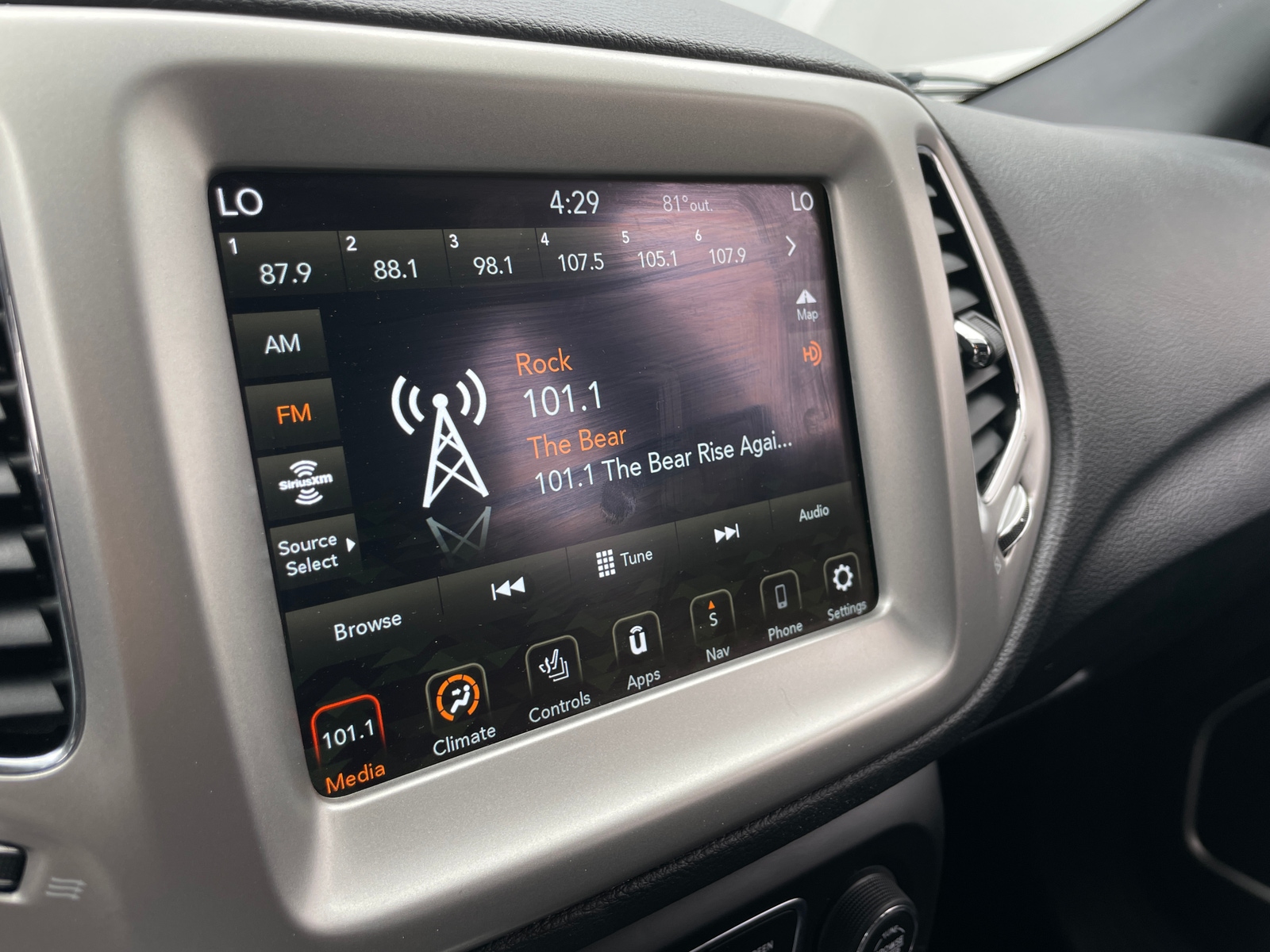 Thumbnail: 2021 Jeep Compass - 3