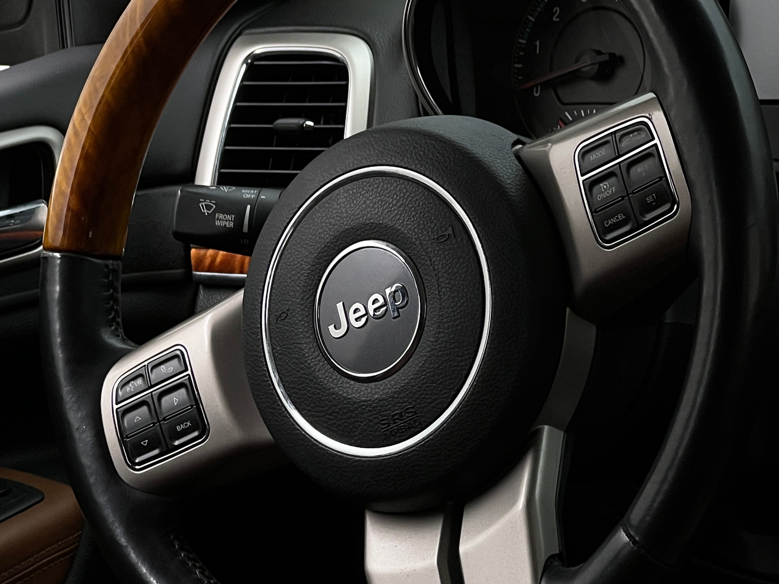 Thumbnail: 2013 Jeep Grand Cherokee - 4