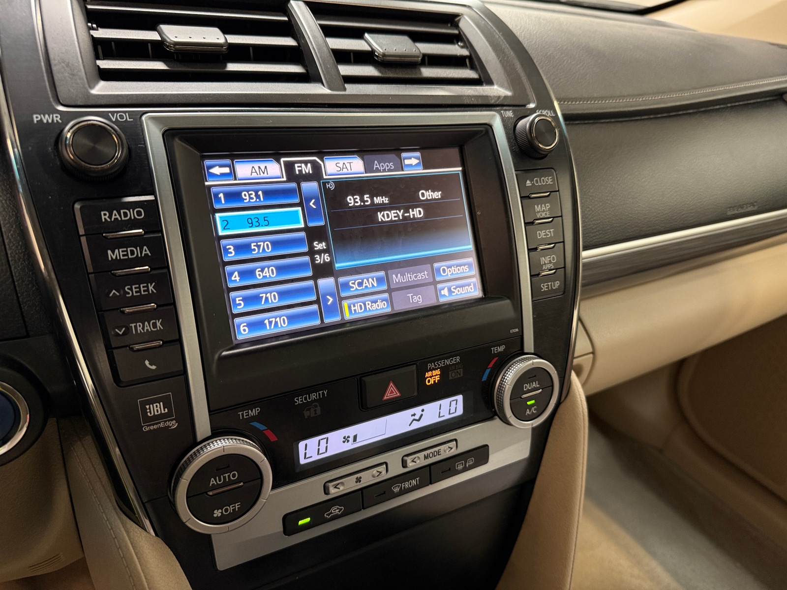 Thumbnail: 2012 Toyota Camry - 4