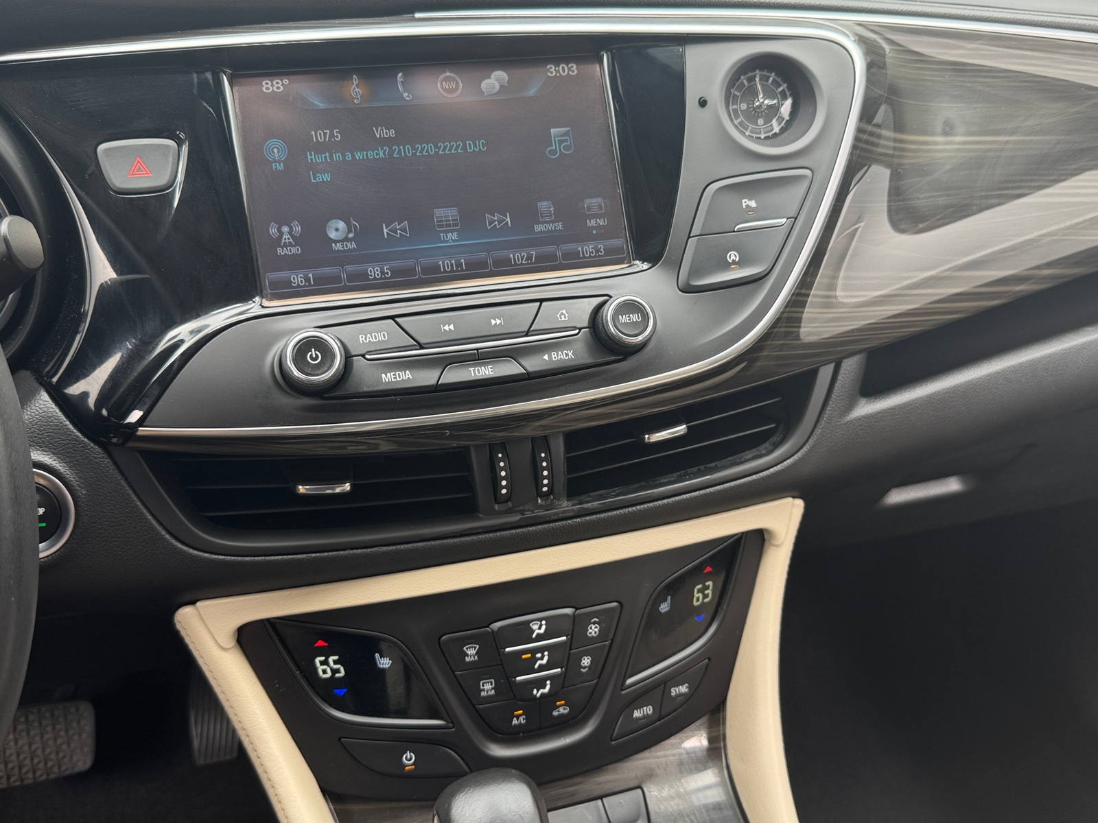 Thumbnail: 2019 Buick Envision - 3