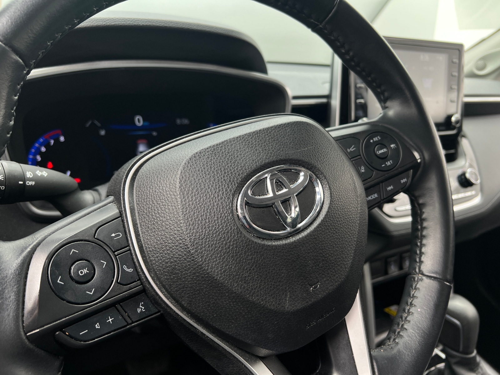 Thumbnail: 2022 Toyota Corolla Cross - 4