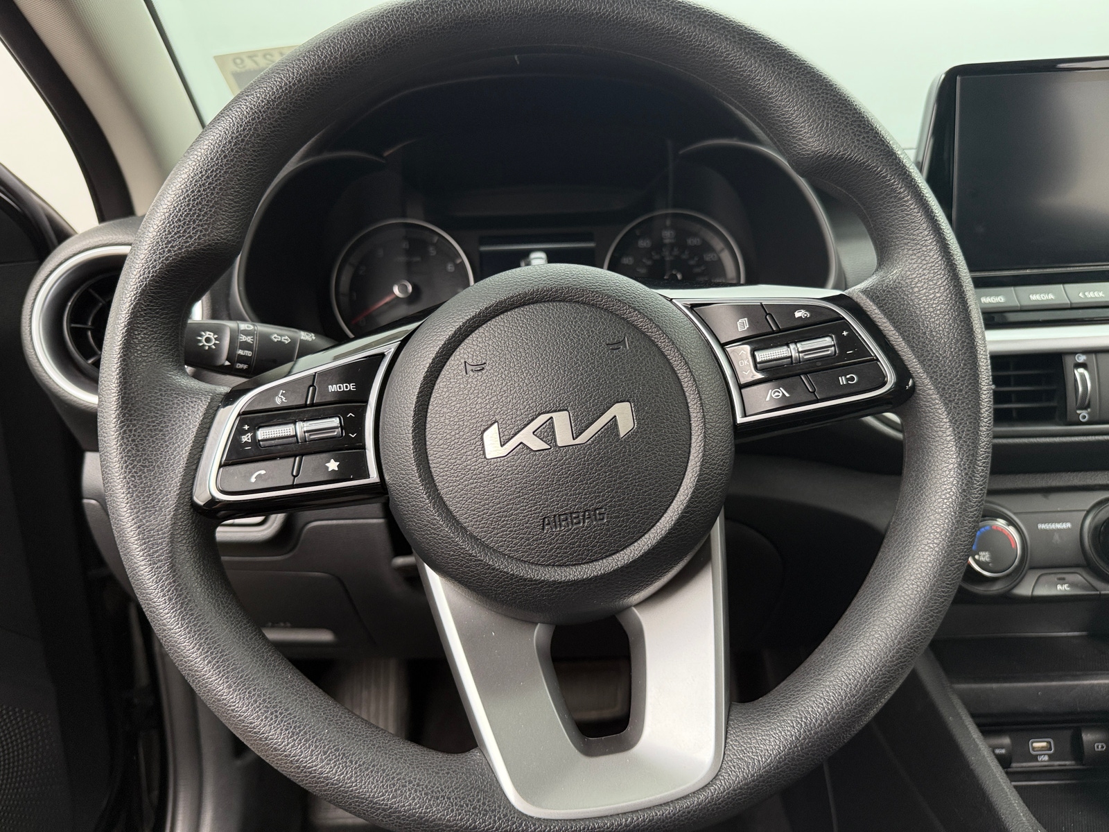 Thumbnail: 2024 Kia Forte - 5