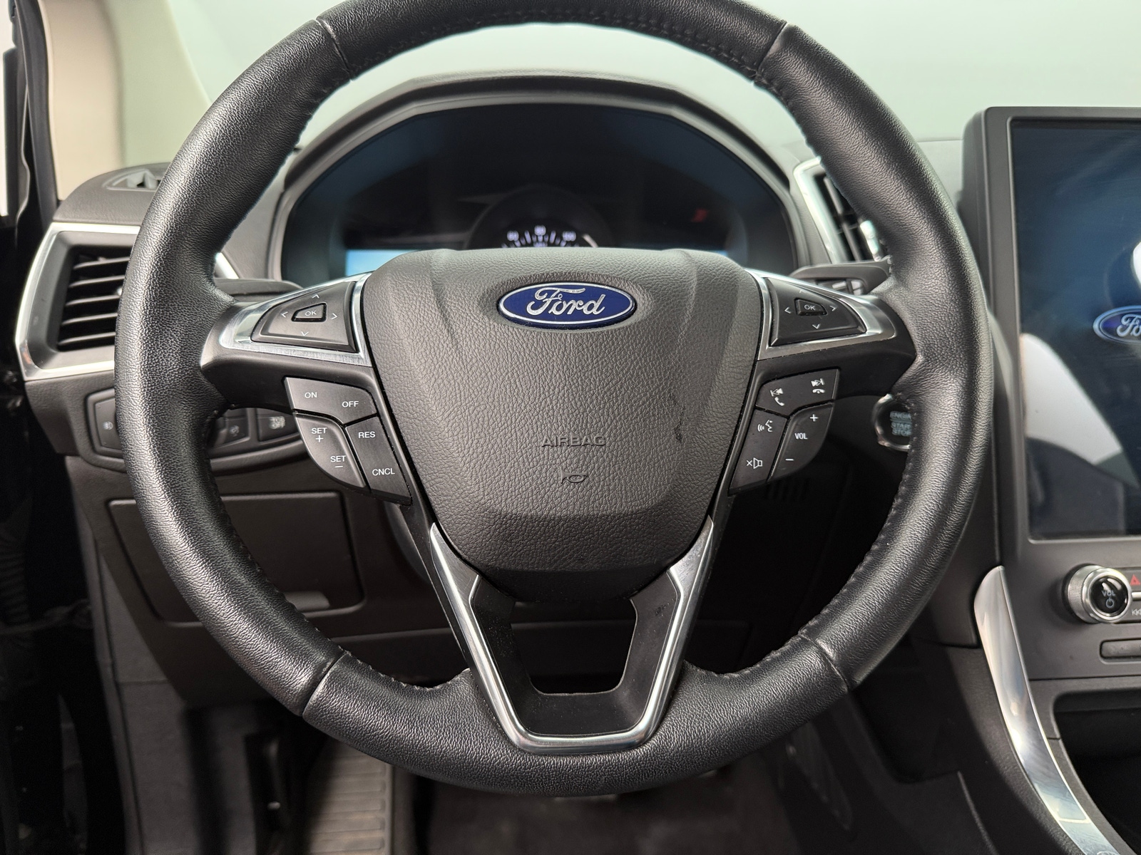 Thumbnail: 2022 Ford Edge - 4