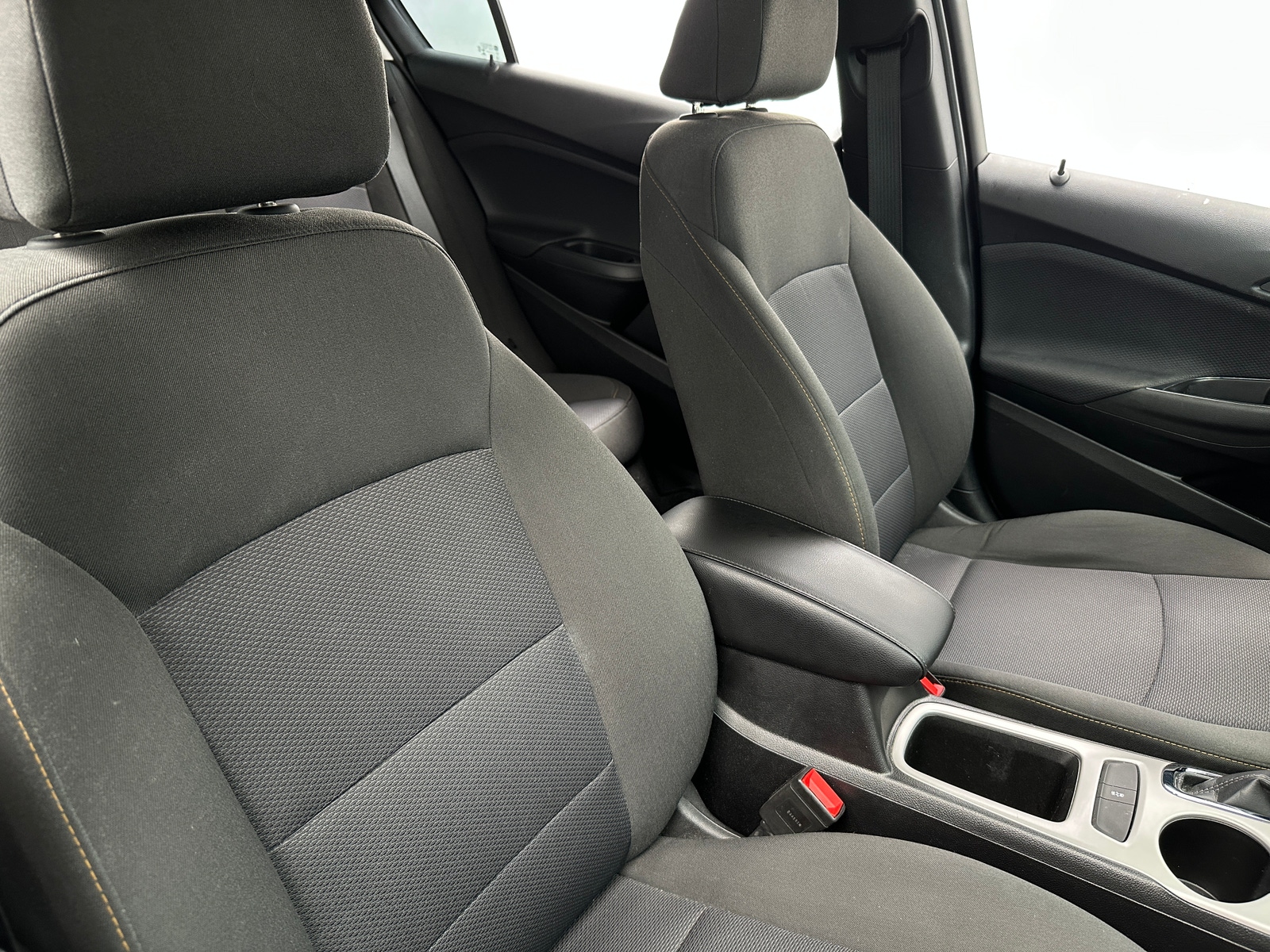 Thumbnail: 2018 Chevrolet Cruze - 2