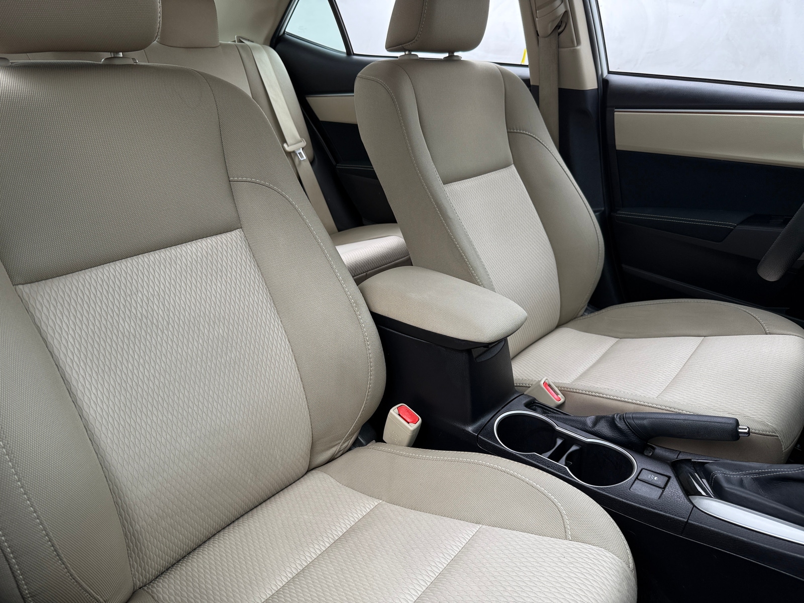 Thumbnail: 2015 Toyota Corolla - 2