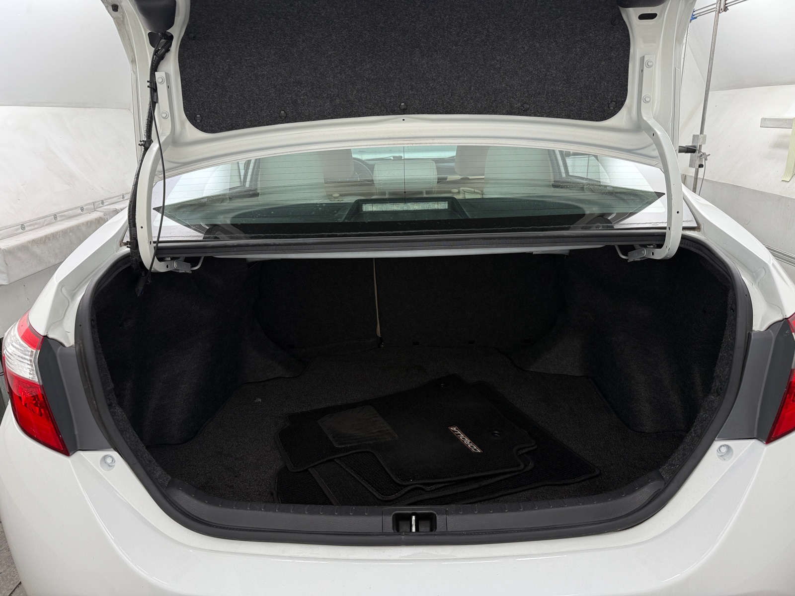Thumbnail: 2015 Toyota Corolla - 7
