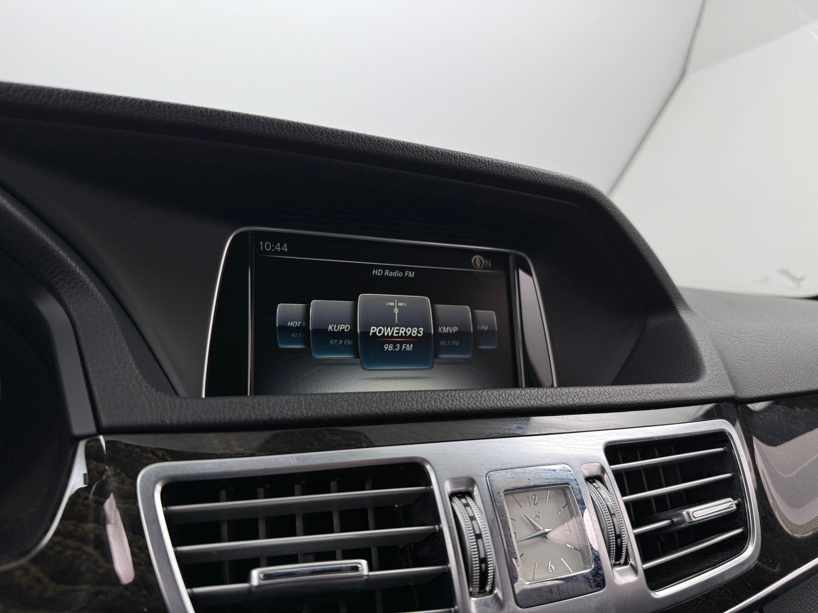 Thumbnail: 2016 Mercedes-Benz E-Class - 4