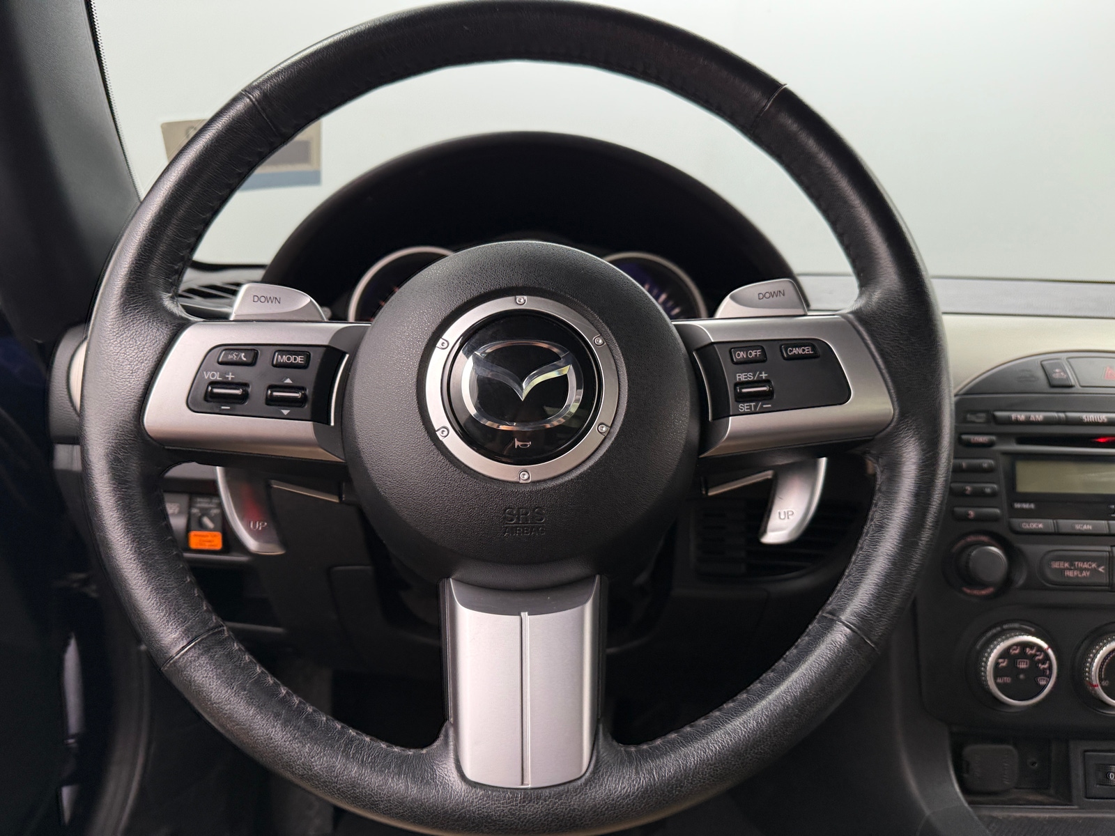 Thumbnail: 2011 Mazda MX-5 Miata - 4