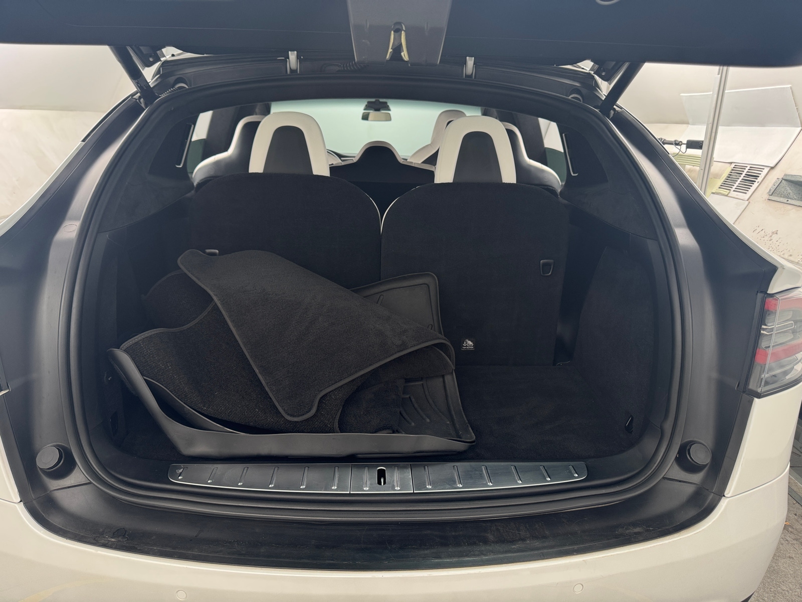 Thumbnail: 2018 Tesla Model X - 6
