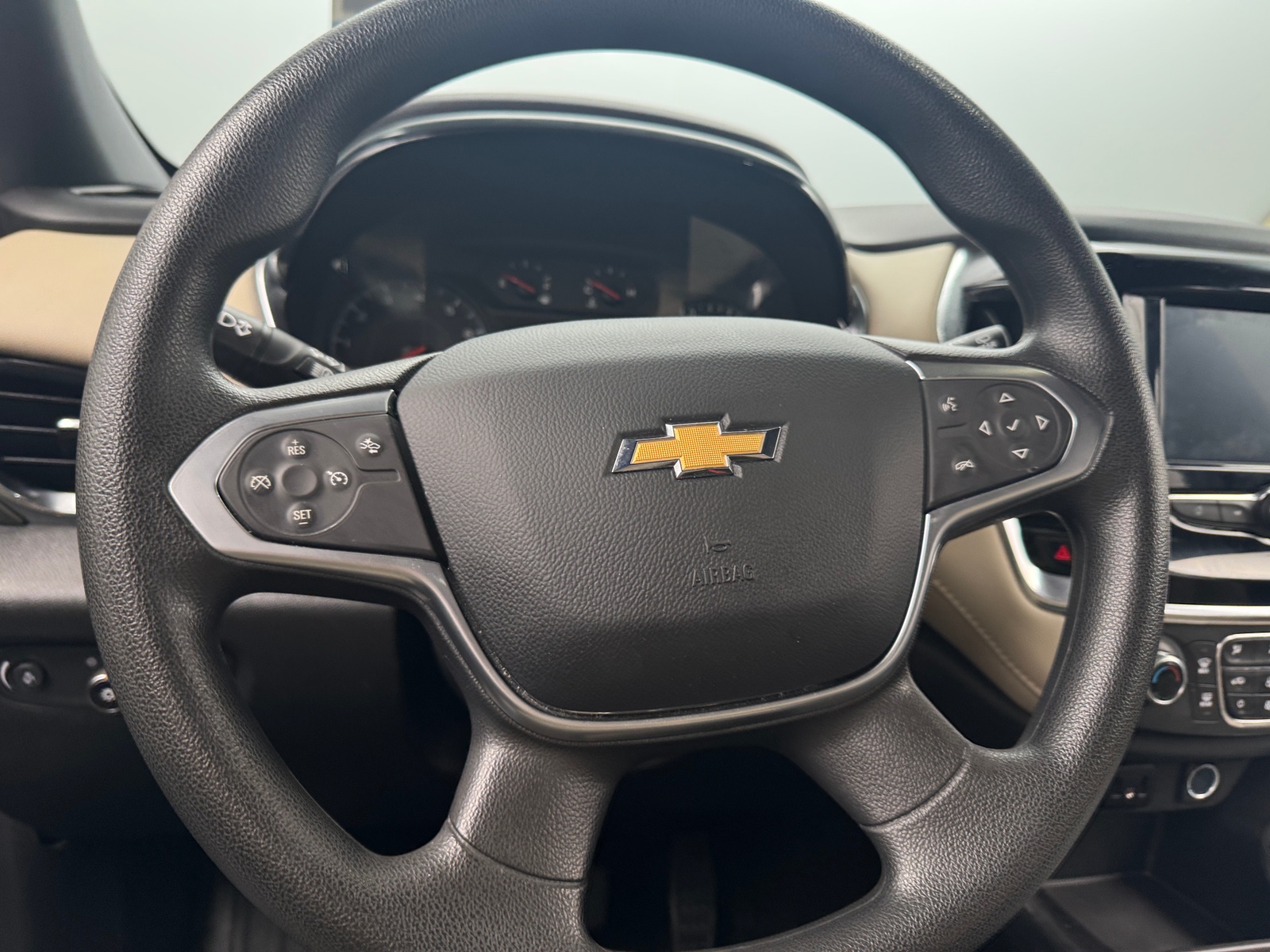 Thumbnail: 2023 Chevrolet Traverse - 5