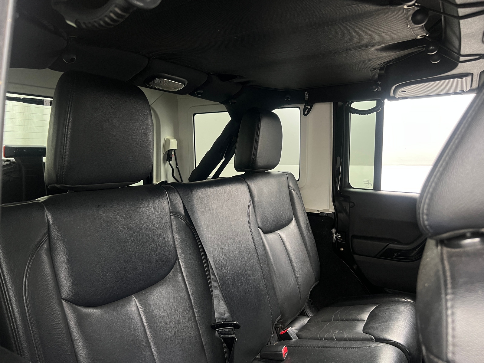 Thumbnail: 2015 Jeep Wrangler - 6