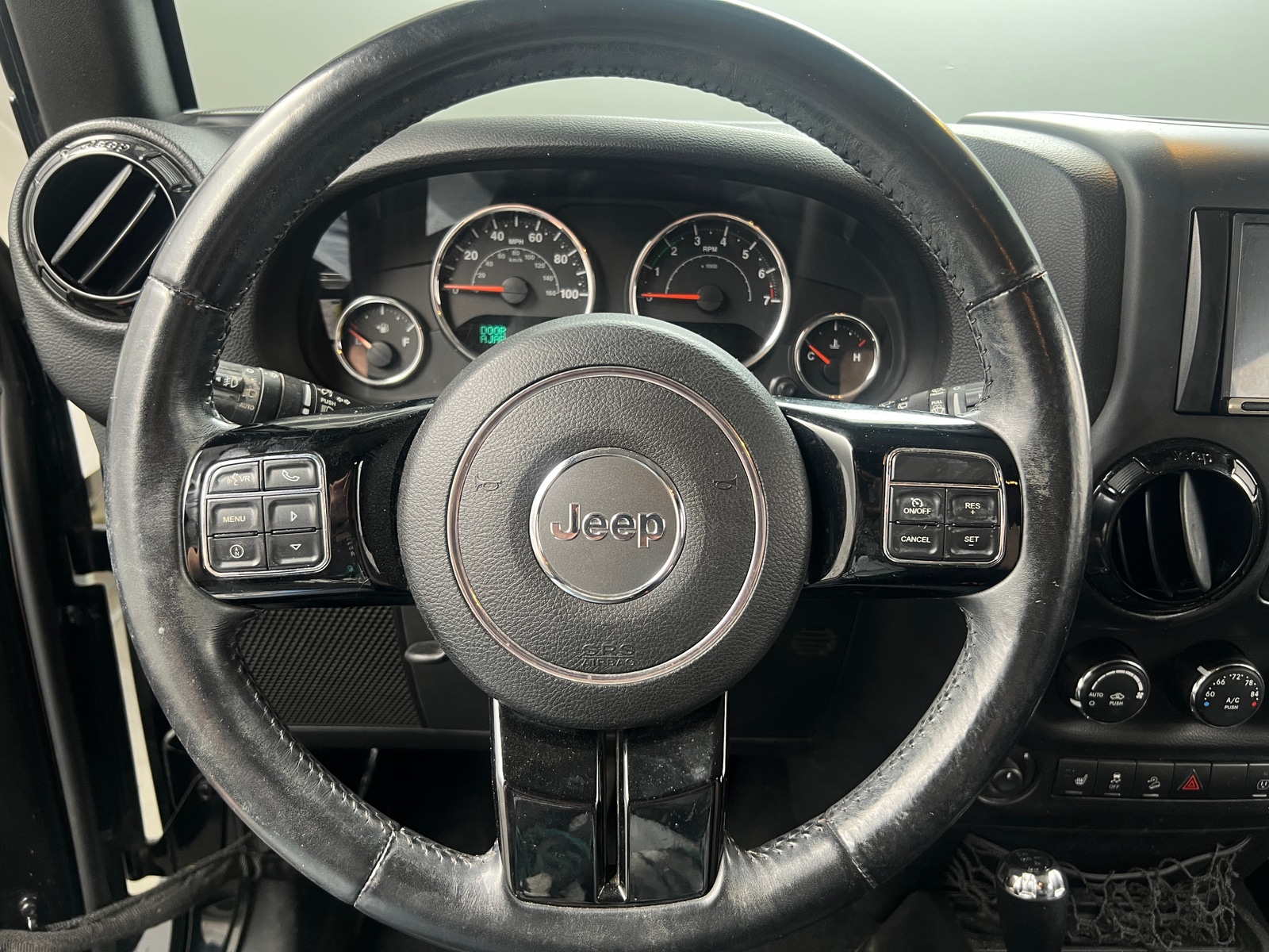 Thumbnail: 2015 Jeep Wrangler - 5