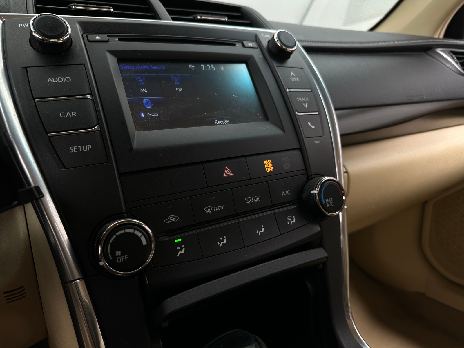 Thumbnail: 2016 Toyota Camry - 4