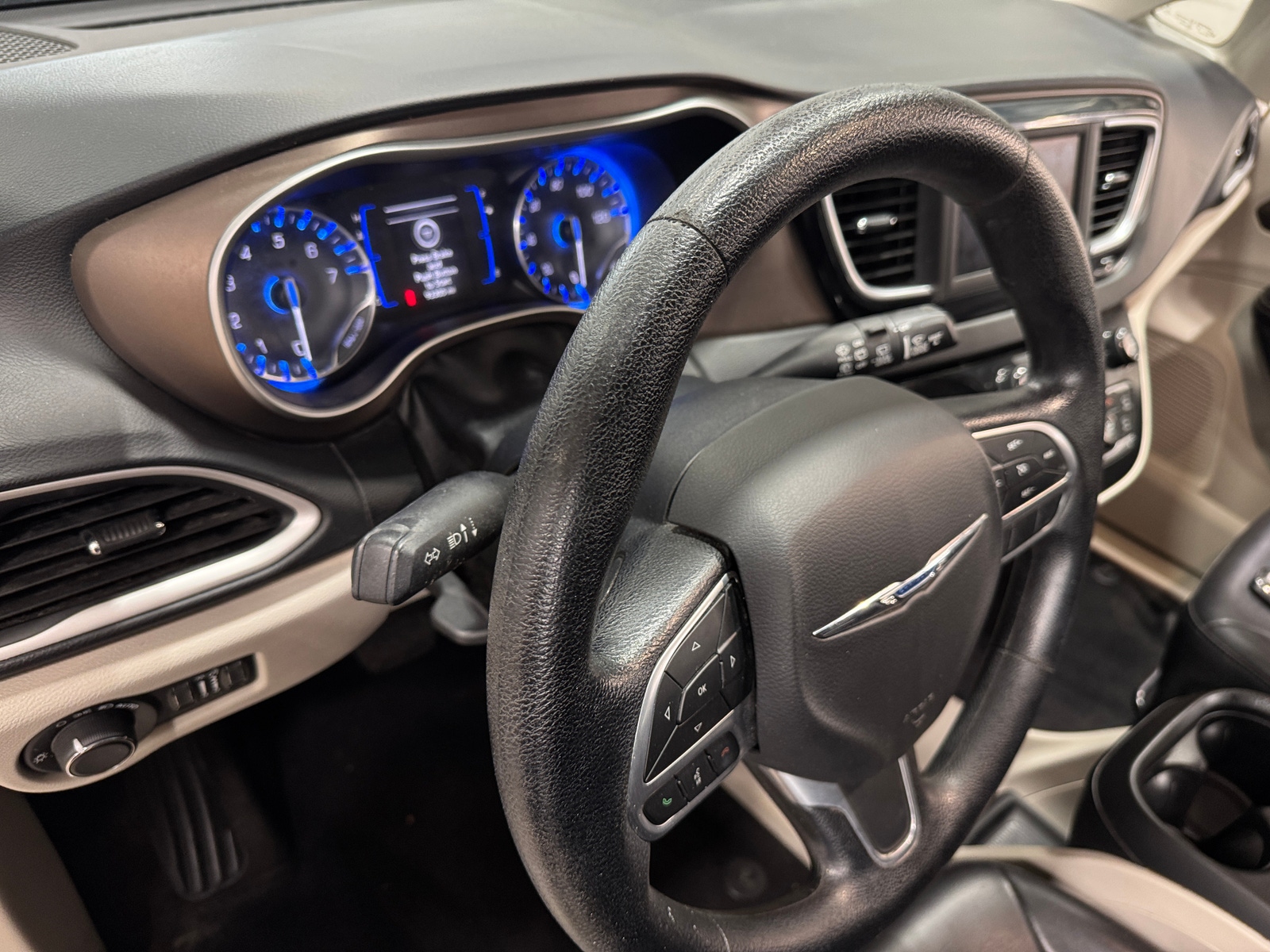 Thumbnail: 2020 Chrysler Voyager - 2