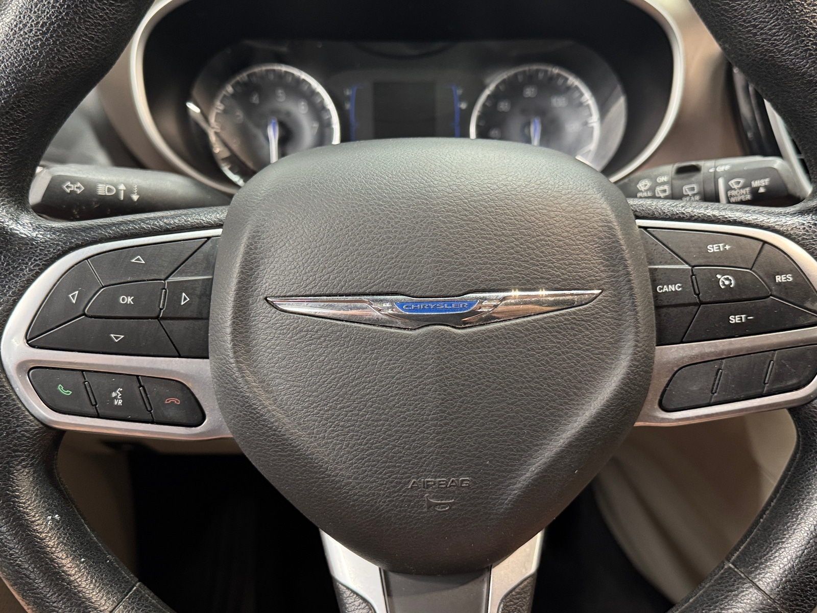 Thumbnail: 2020 Chrysler Voyager - 4