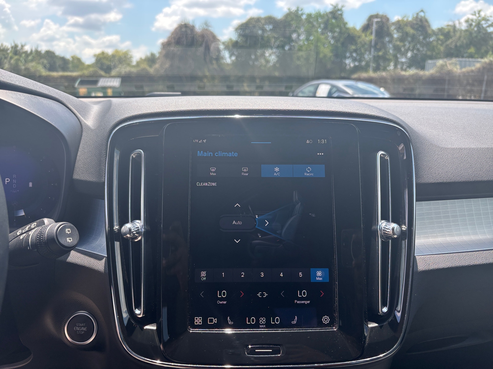 Thumbnail: 2024 Volvo XC40 - 4