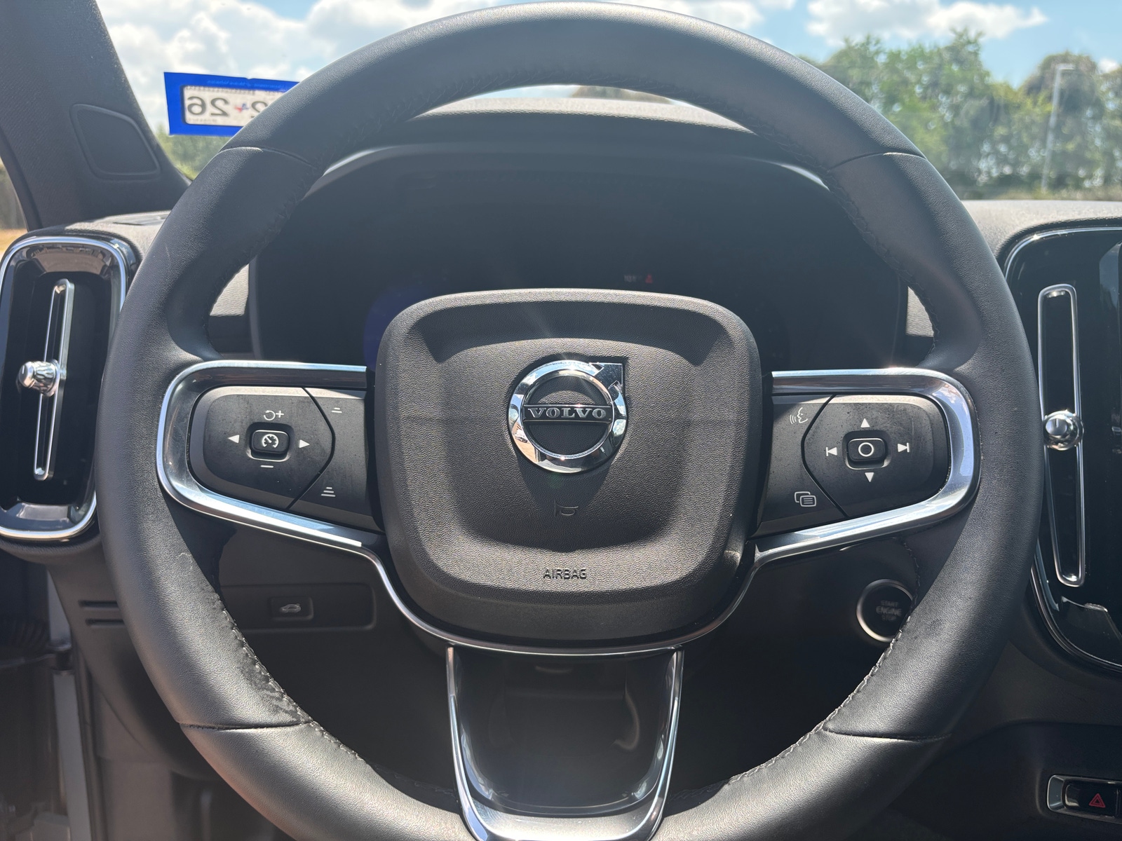 Thumbnail: 2024 Volvo XC40 - 5