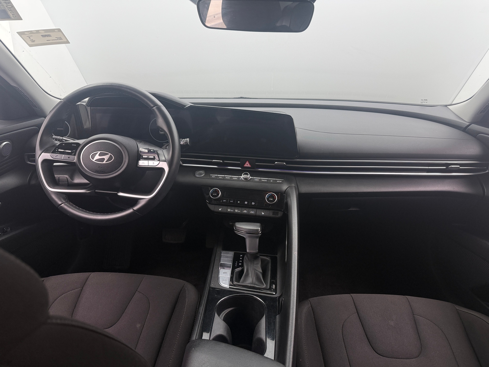 Thumbnail: 2024 Hyundai Elantra - 3