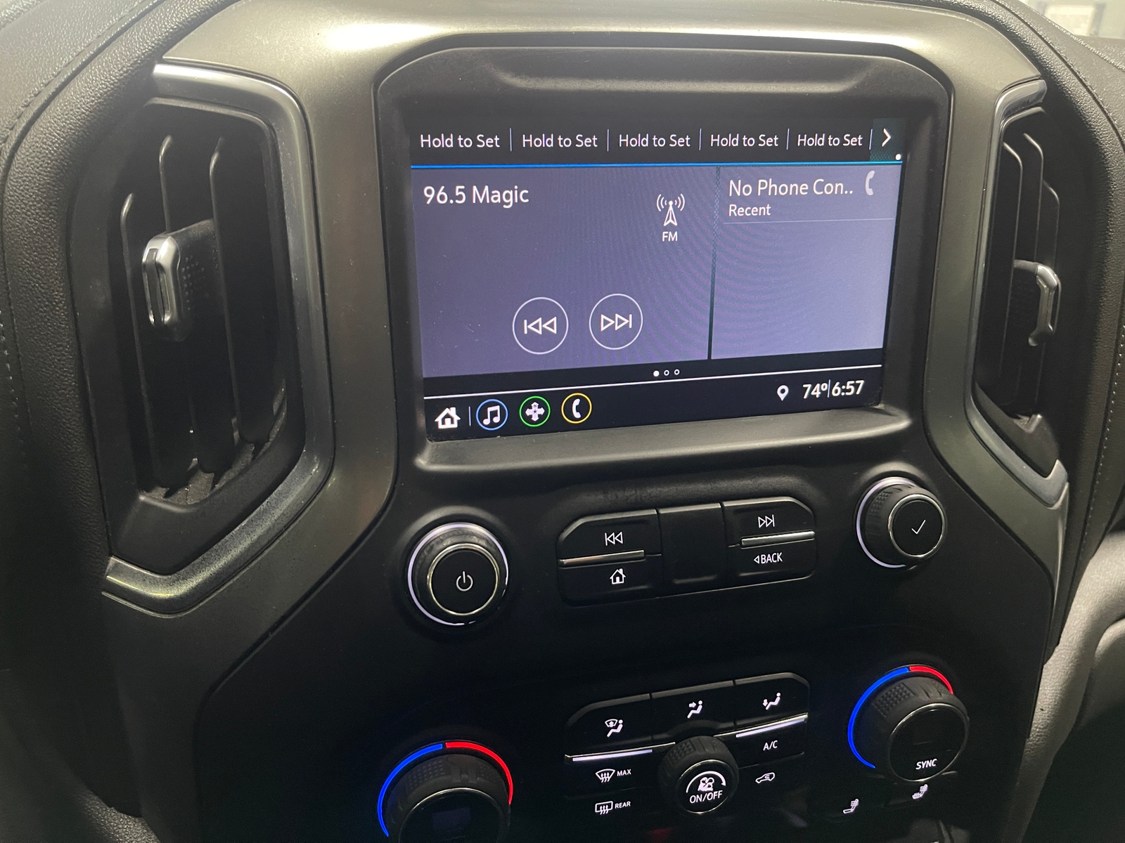 Thumbnail: 2019 Chevrolet Silverado 1500 - 4