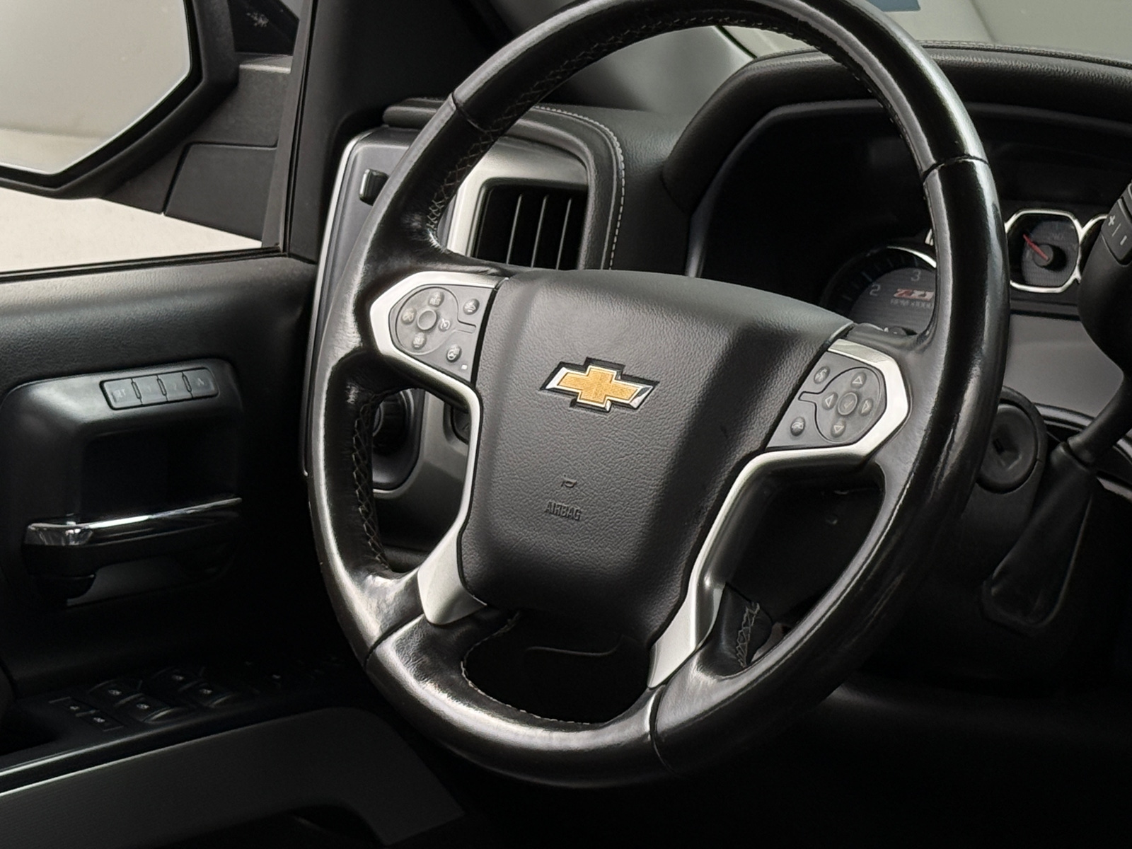 Thumbnail: 2018 Chevrolet Silverado 1500 - 4