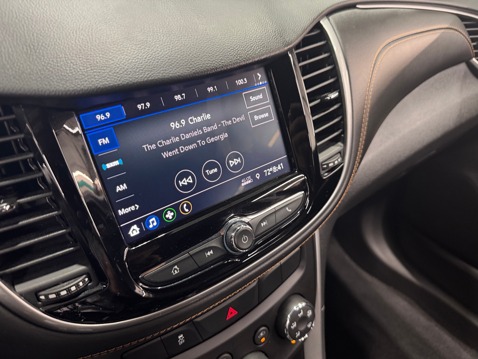 Thumbnail: 2021 Chevrolet Trax - 3