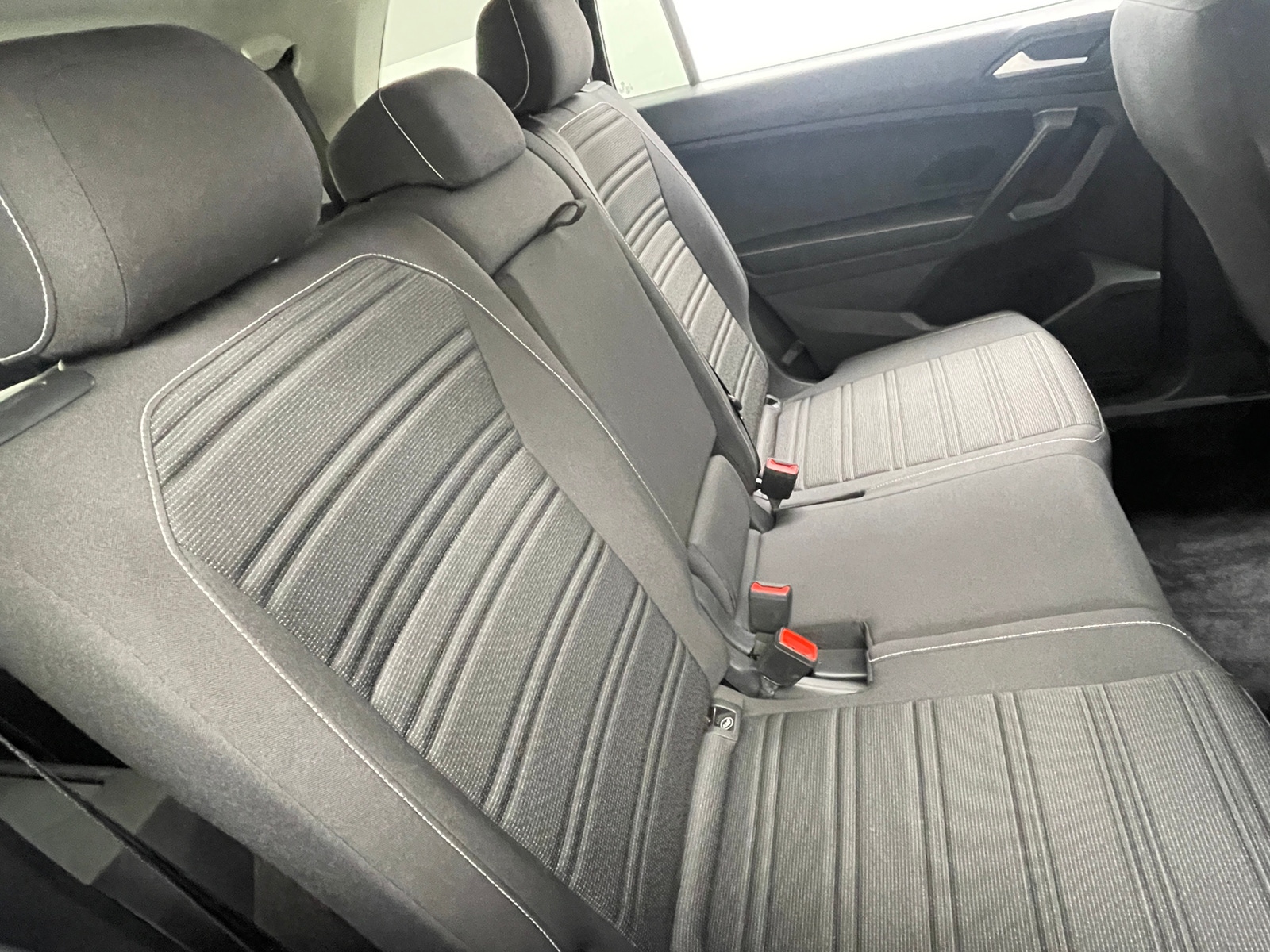 Thumbnail: 2022 Volkswagen Tiguan - 6