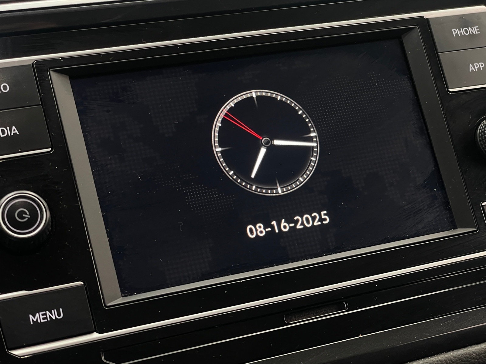 Thumbnail: 2022 Volkswagen Tiguan - 4