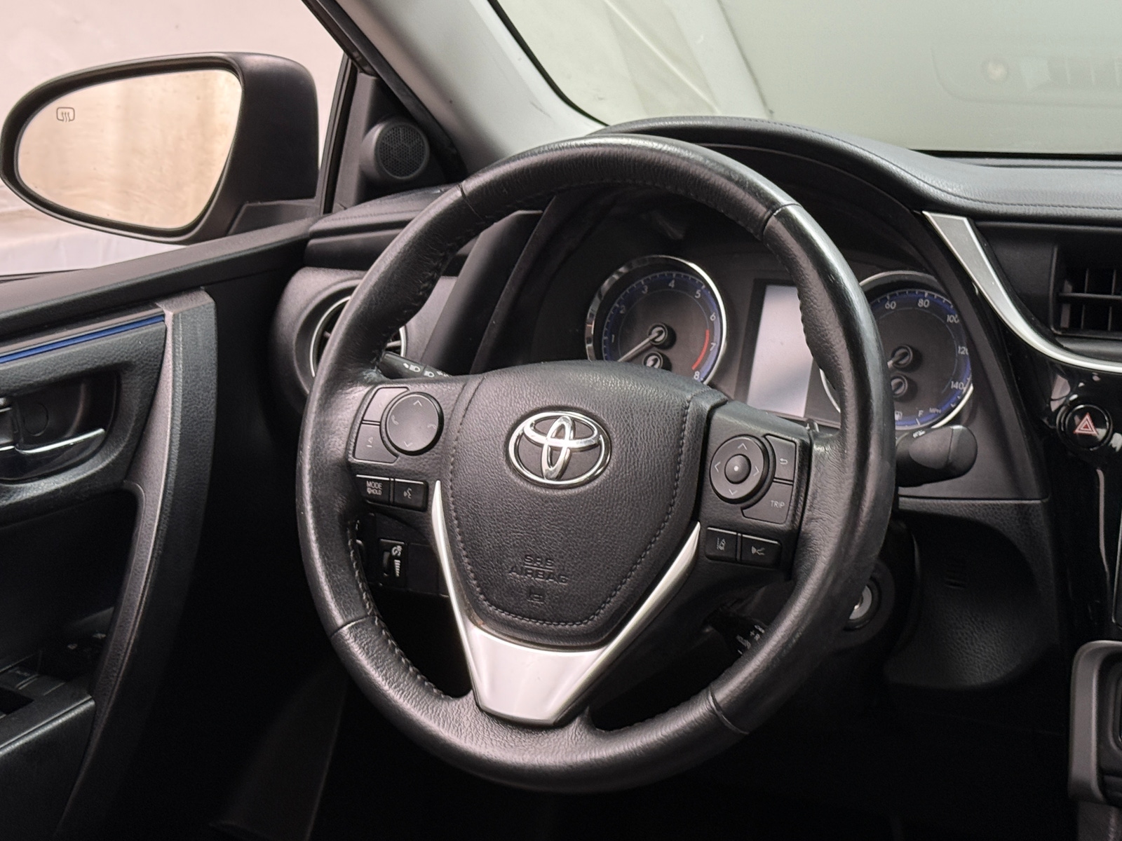 Thumbnail: 2017 Toyota Corolla - 5