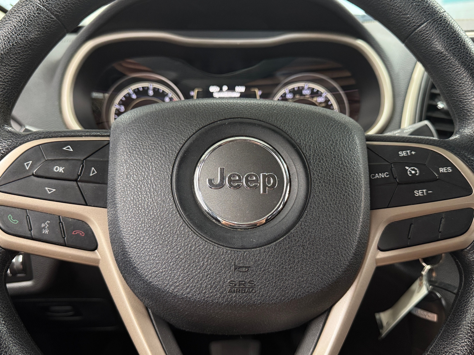 Thumbnail: 2017 Jeep Cherokee - 4