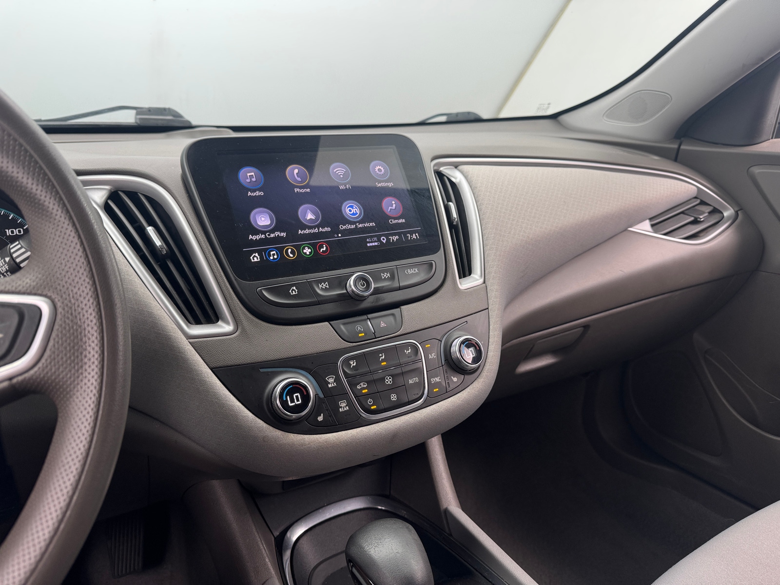 Thumbnail: 2022 Chevrolet Malibu - 4