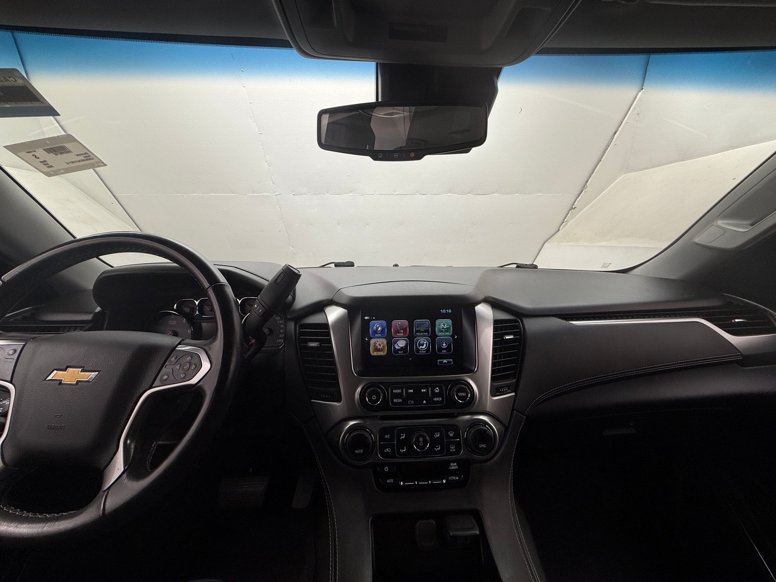Thumbnail: 2020 Chevrolet Tahoe - 3