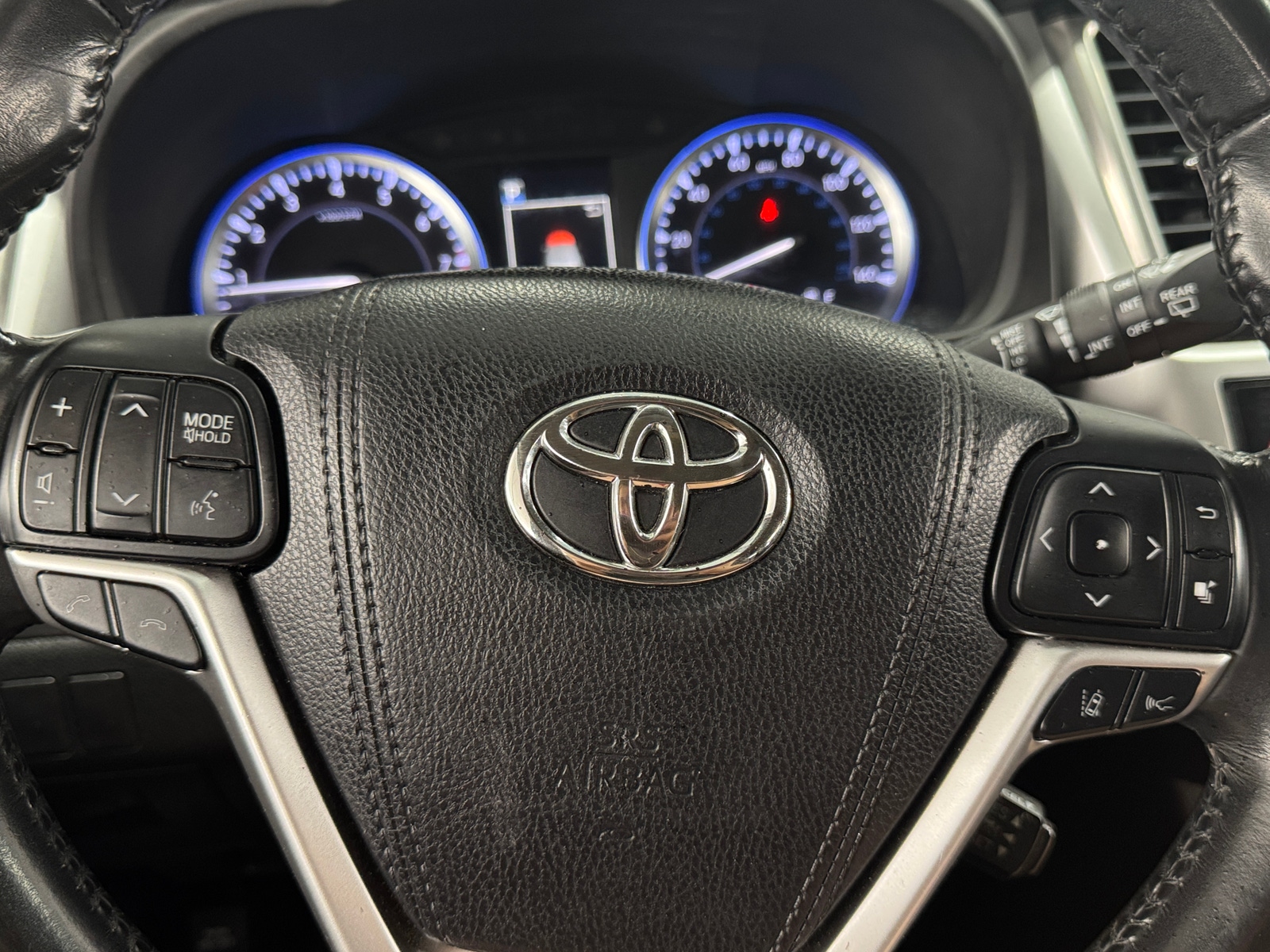 Thumbnail: 2017 Toyota Highlander - 4