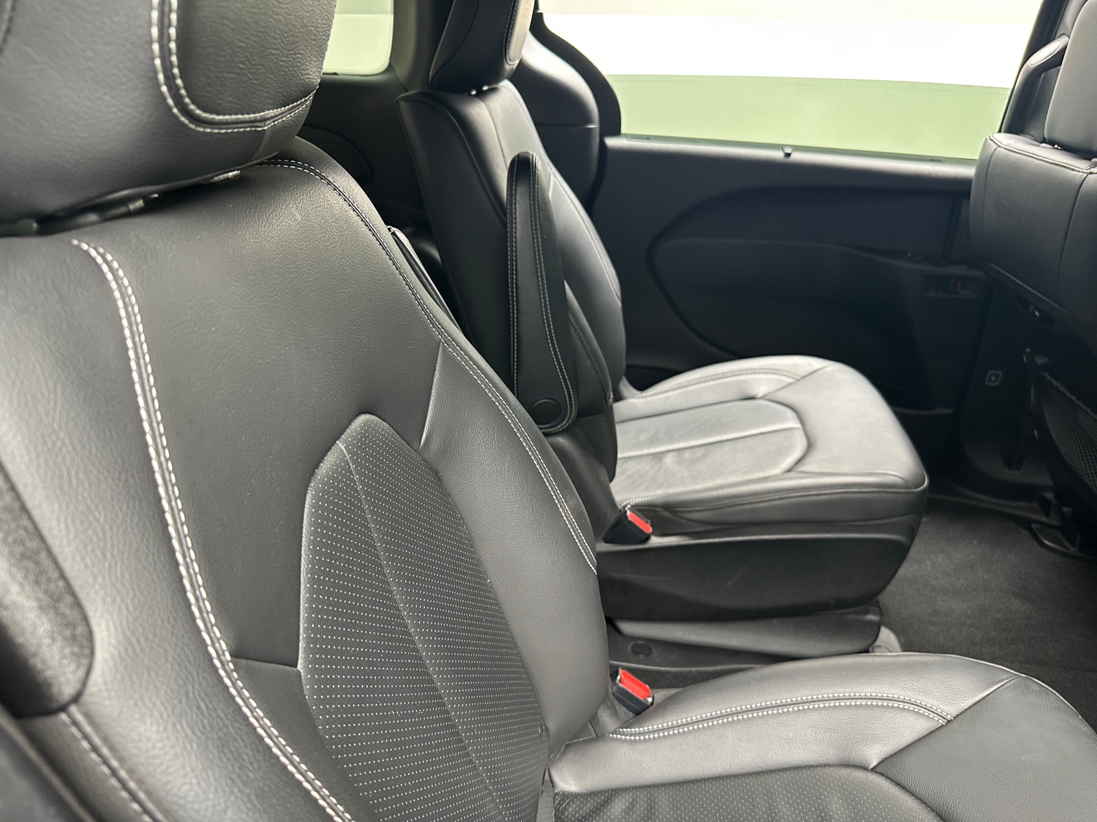 Thumbnail: 2021 Chrysler Pacifica - 5