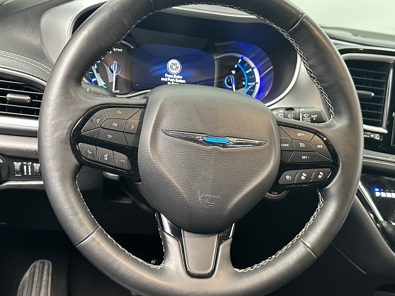 Thumbnail: 2021 Chrysler Pacifica - 4