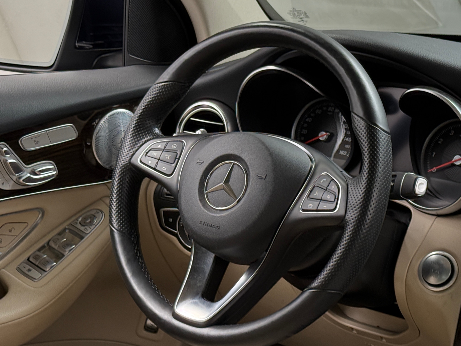 Thumbnail: 2019 Mercedes-Benz GLC - 4