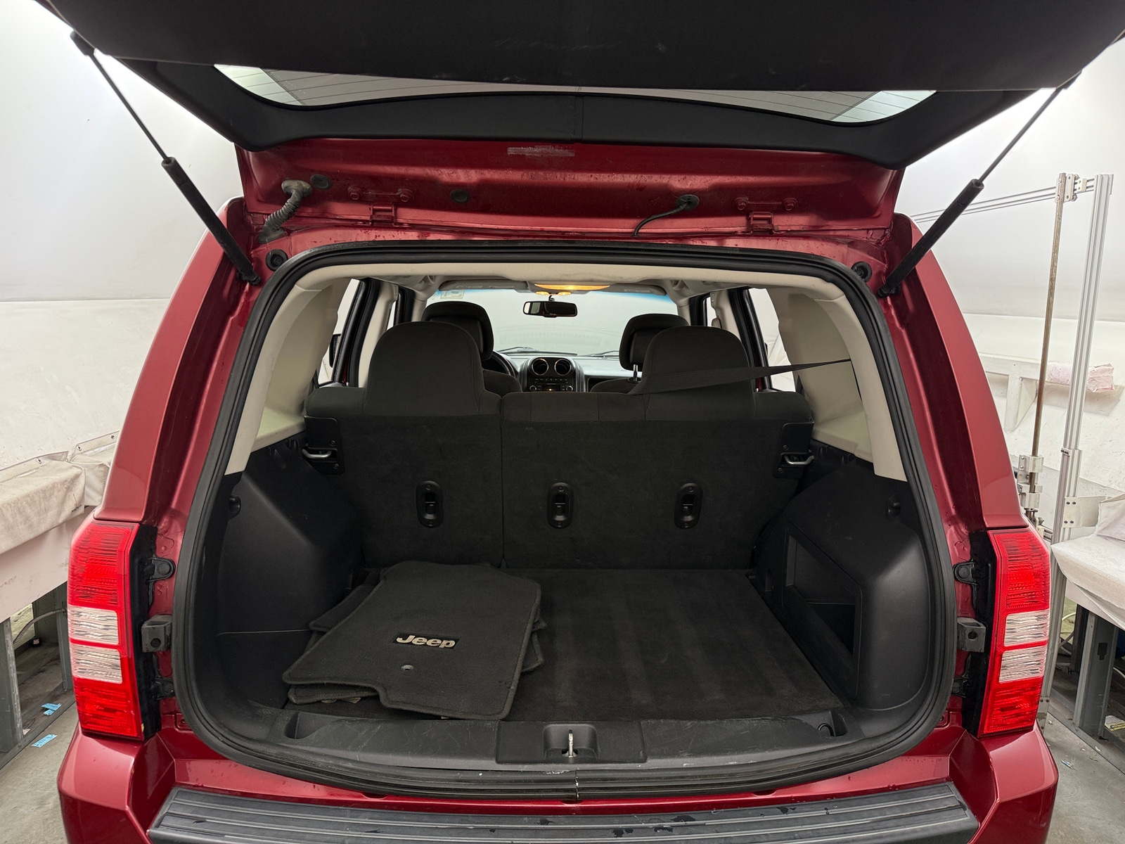 Thumbnail: 2016 Jeep Patriot - 7