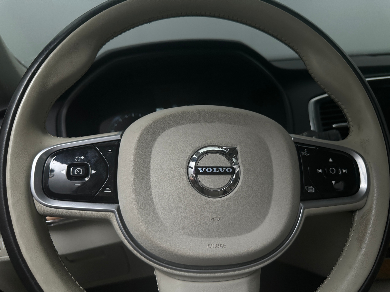 Thumbnail: 2022 Volvo XC90 - 5