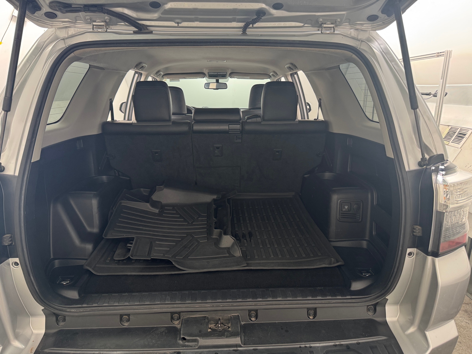 Thumbnail: 2017 Toyota 4Runner - 6