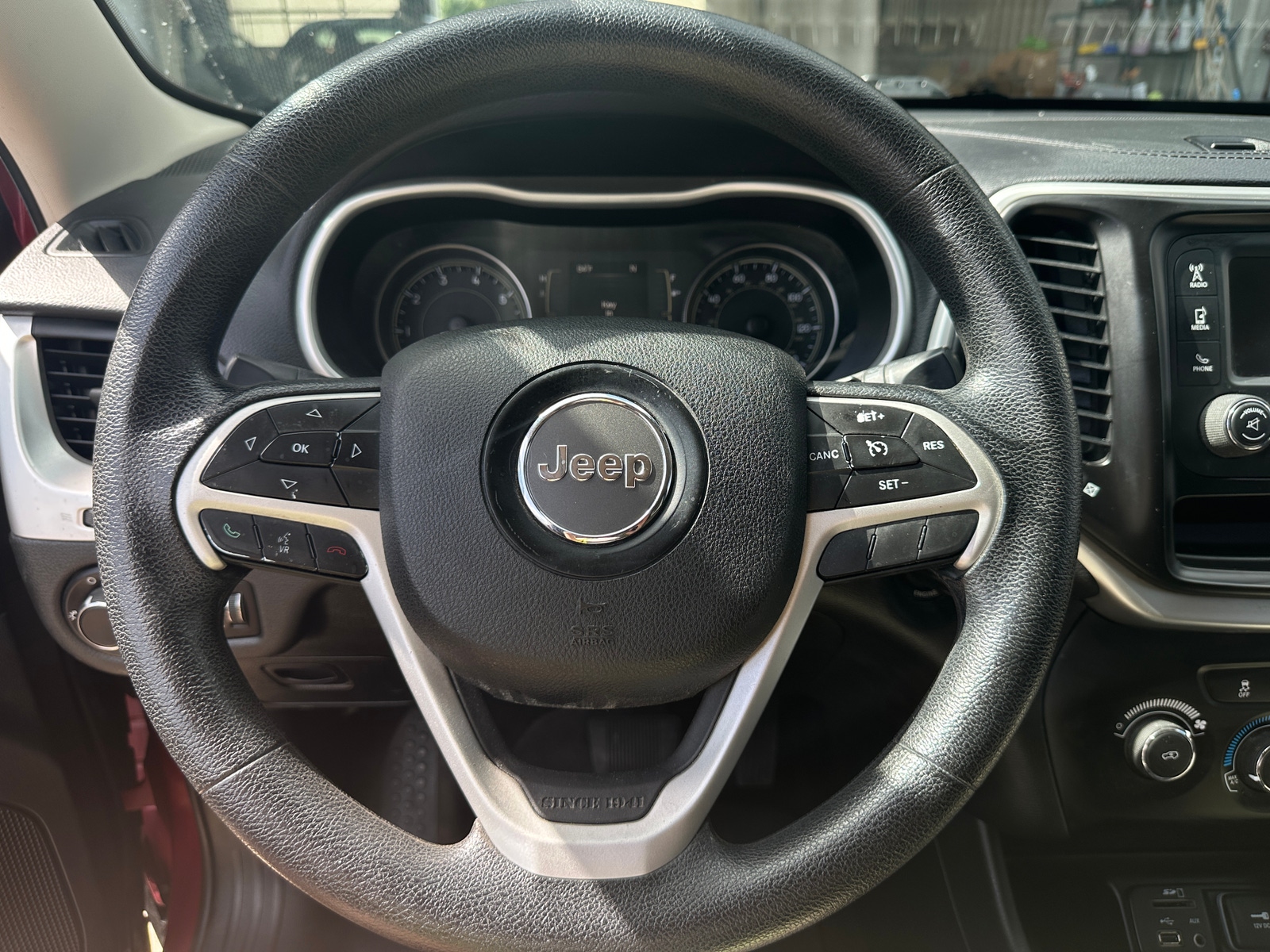 Thumbnail: 2015 Jeep Cherokee - 5