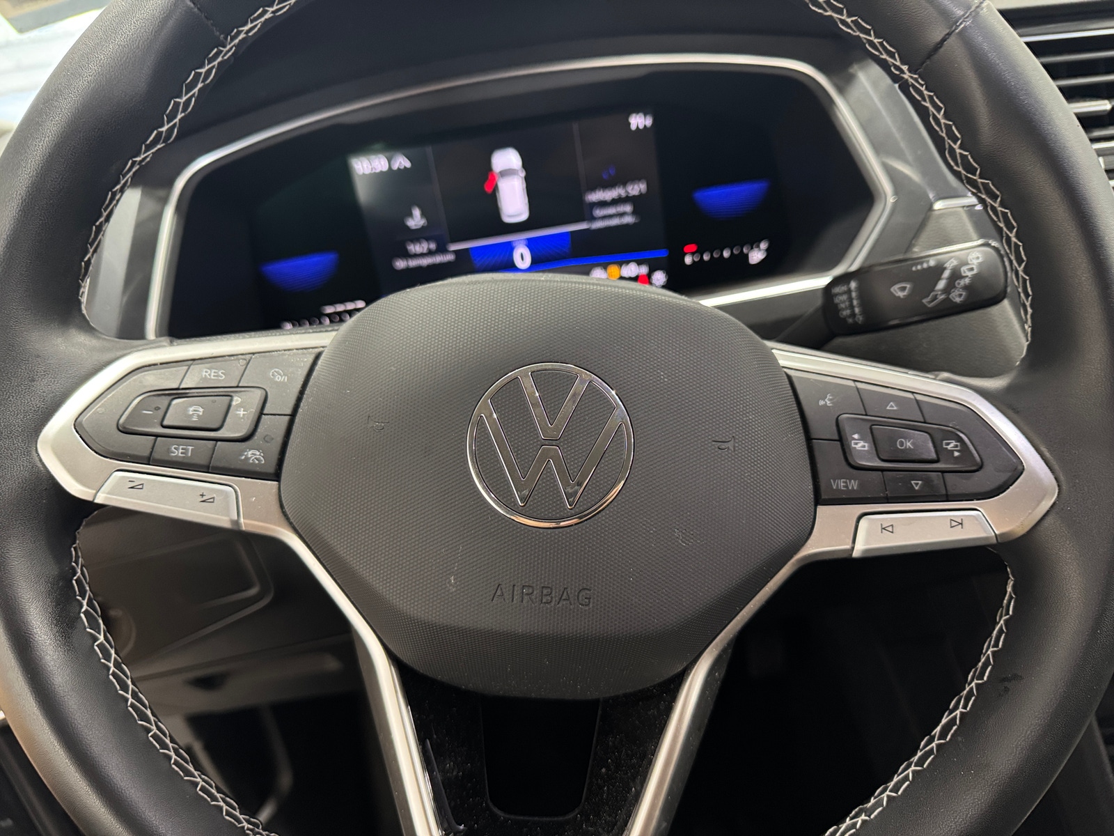 Thumbnail: 2022 Volkswagen Tiguan - 5