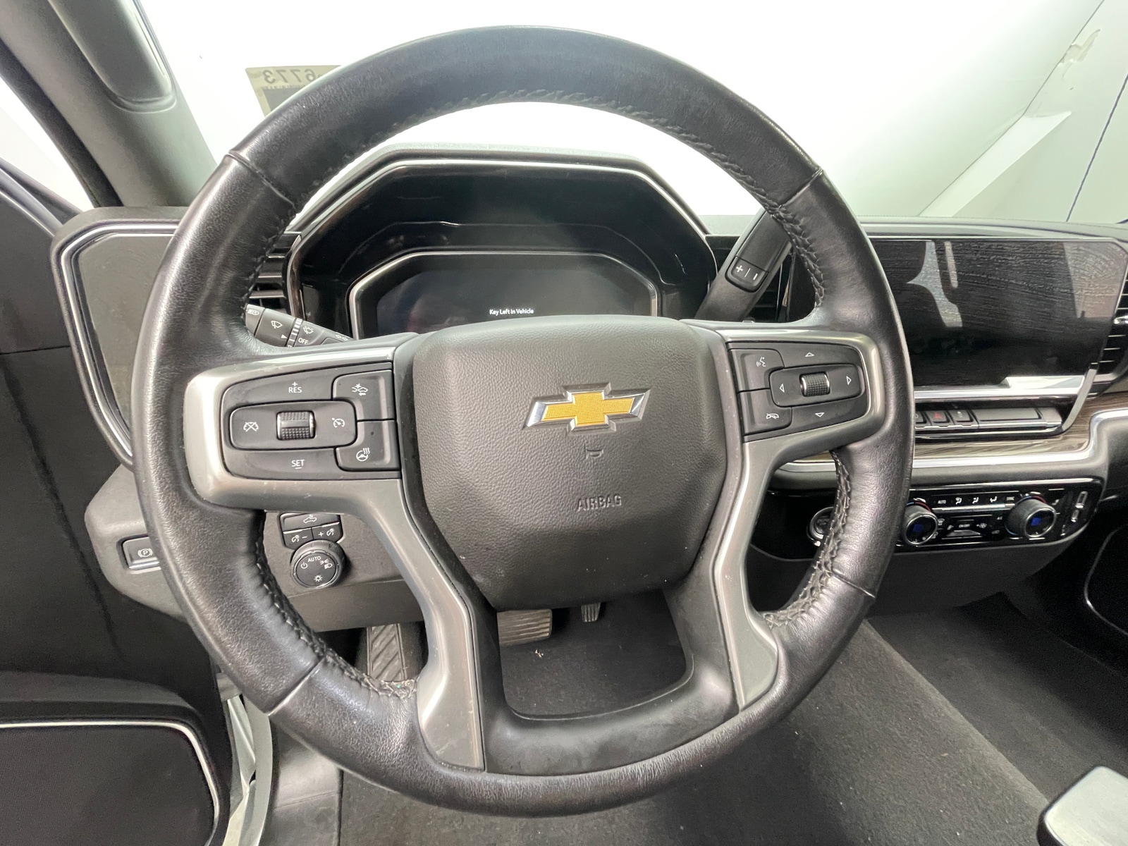 Thumbnail: 2022 Chevrolet Silverado 1500 - 5
