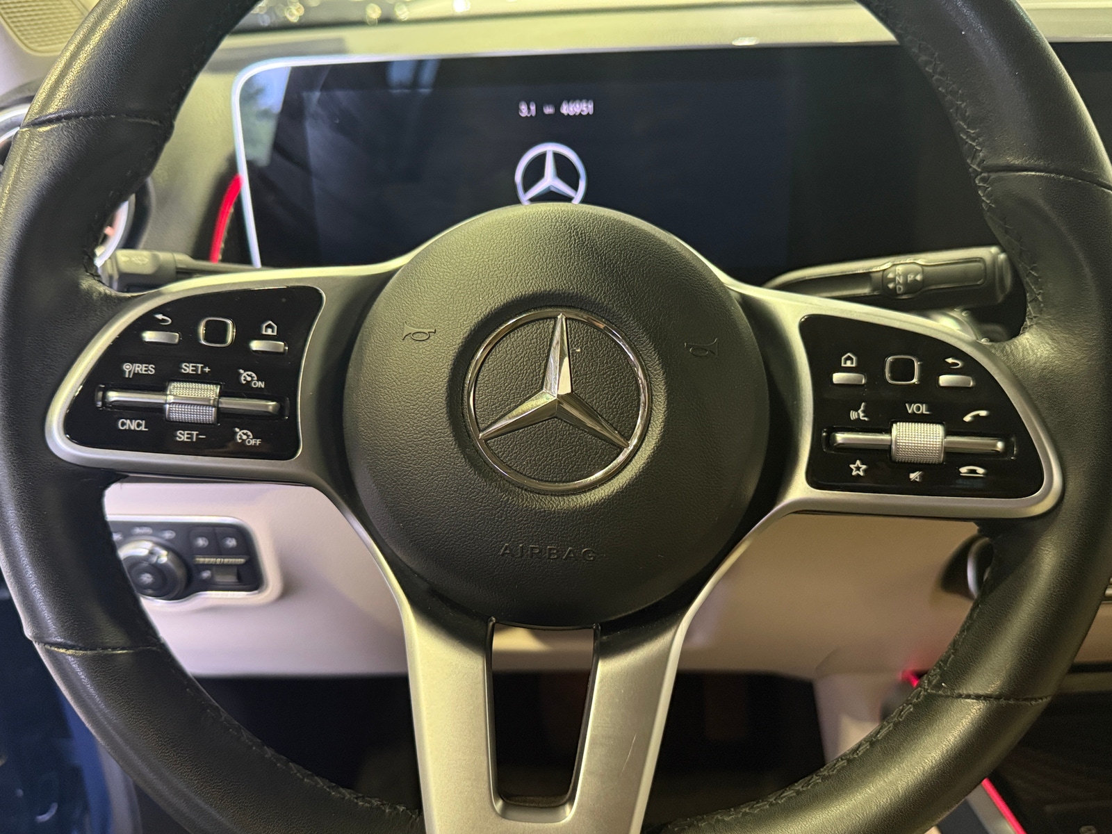 Thumbnail: 2021 Mercedes-Benz GLB - 4